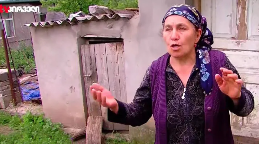 არსებული ინფორმაციით, 42 წლის ქალმა მცირეწლოვანი შვილი მაკრატლის გამოყენებით მოკლა