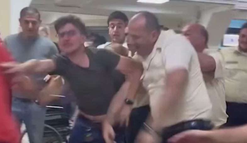 თბილისის საქალაქო სასამართლოში ხმაური და დაპირისპირება იყო