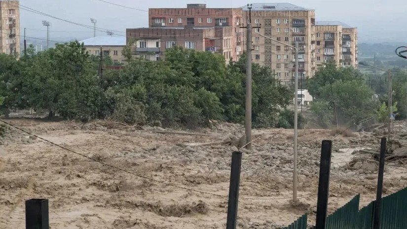 ძლიერი სტიქიის შედეგად თელავში მძიმე ვითარებაა – ევაკუირებულია მოსახლეობა