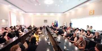 ქუთაისის მე-7 სკოლის დაუსრულებელი რეაბილიტაცია – რა უთხრა განათლების მინისტრმა მშობლებს