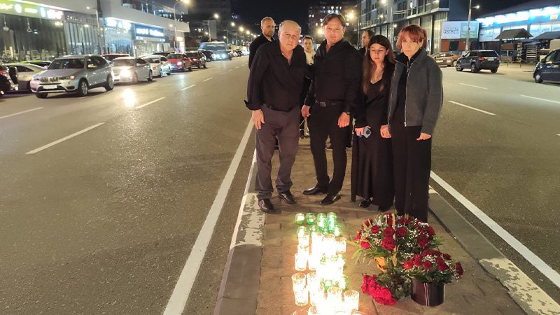 გასვენებას ავიღებთ თავზეო… ვუთხარი, რომ არ ვყიდი ჩემი ცოლის სულს – დაეჯახა პოლიციელის სიძე, არავინ დასაჯეს“ – მოქალაქე სამართას ითხოვს