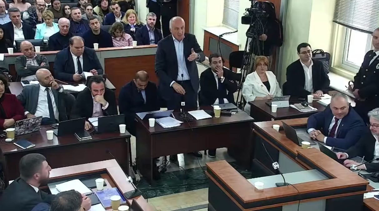 დიდი შეურაცხყოფაა, როცა „ქართული ოცნების“ ლიდერი აცხადებს, რომ რამდენიმე დღეა დარჩენილი პარტიების გაუქმებამდე – 5 ერთმანეთთან დაუკავშირებელი პოლიტიკური ორგანიზაციის ერთად გაუქმების მოთხოვნის პრეცედენტი არ არსებობს – ბადრი ჯაფარიძე
